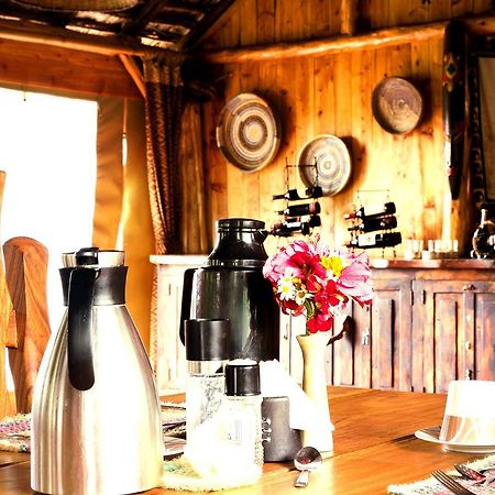 Rhino Watch Safarilodge Mweiga Bagian luar foto
