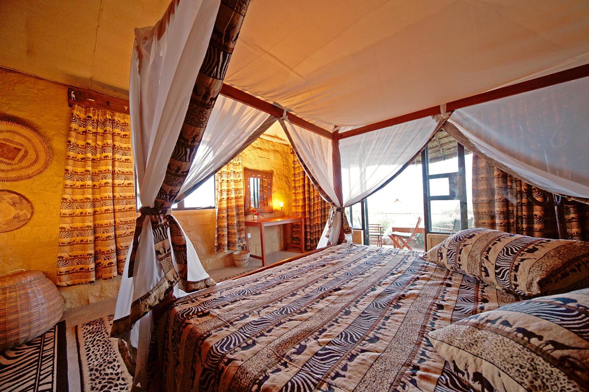 Rhino Watch Safarilodge Mweiga Bagian luar foto