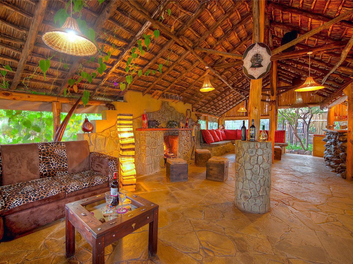 Rhino Watch Safarilodge Mweiga Bagian luar foto