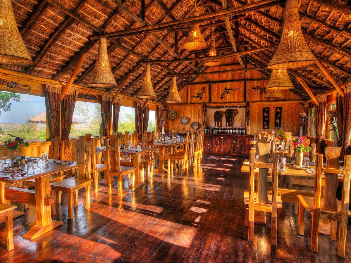 Rhino Watch Safarilodge Mweiga Bagian luar foto