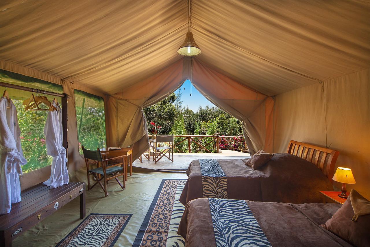 Rhino Watch Safarilodge Mweiga Bagian luar foto