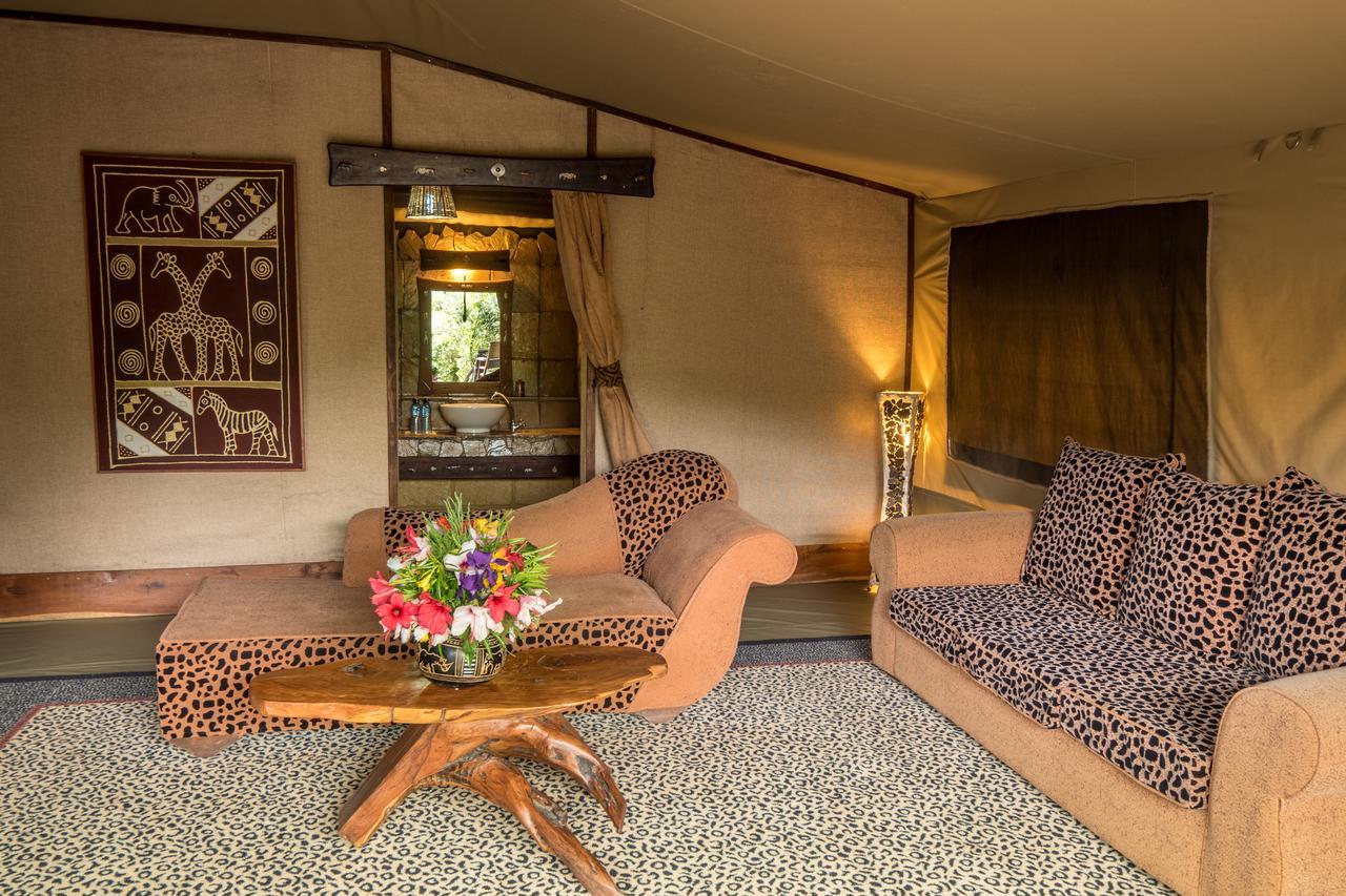 Rhino Watch Safarilodge Mweiga Bagian luar foto