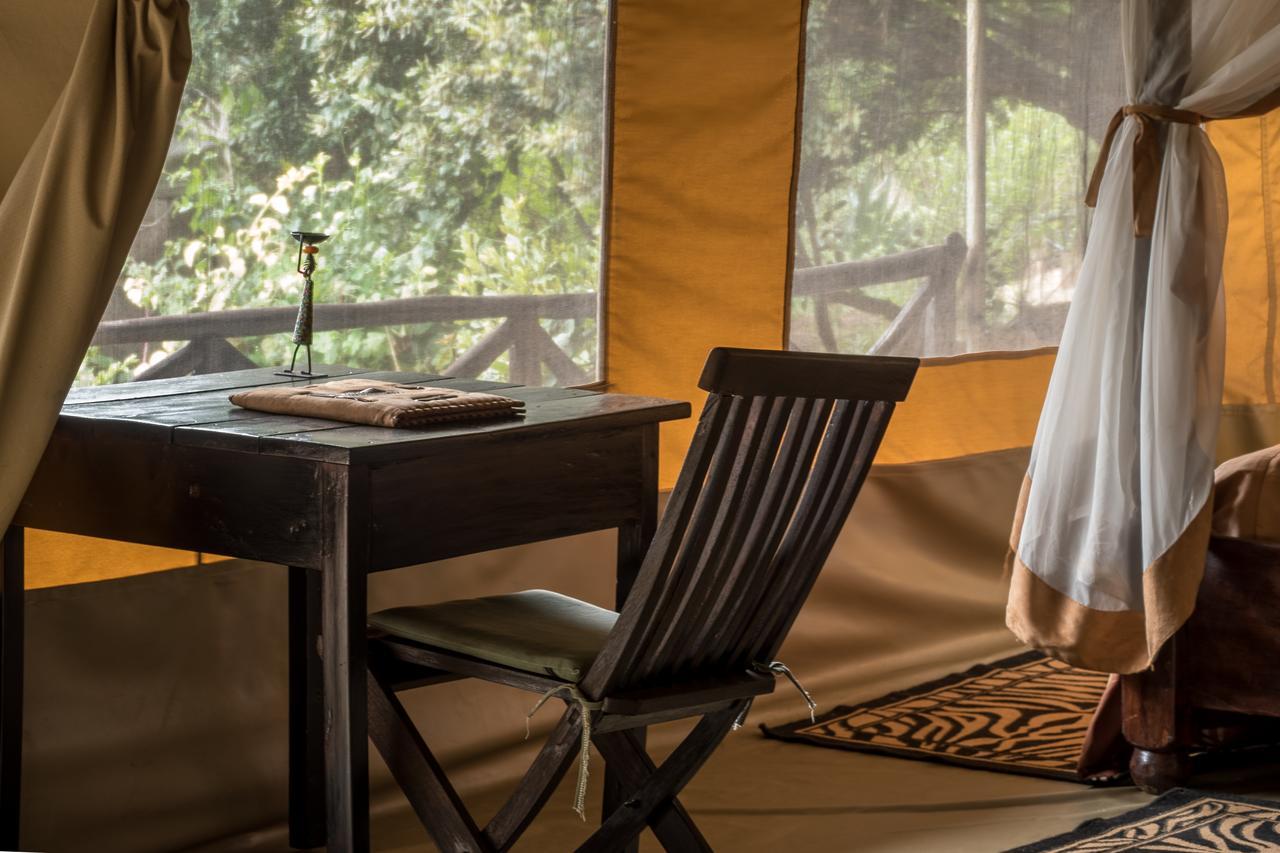 Rhino Watch Safarilodge Mweiga Bagian luar foto