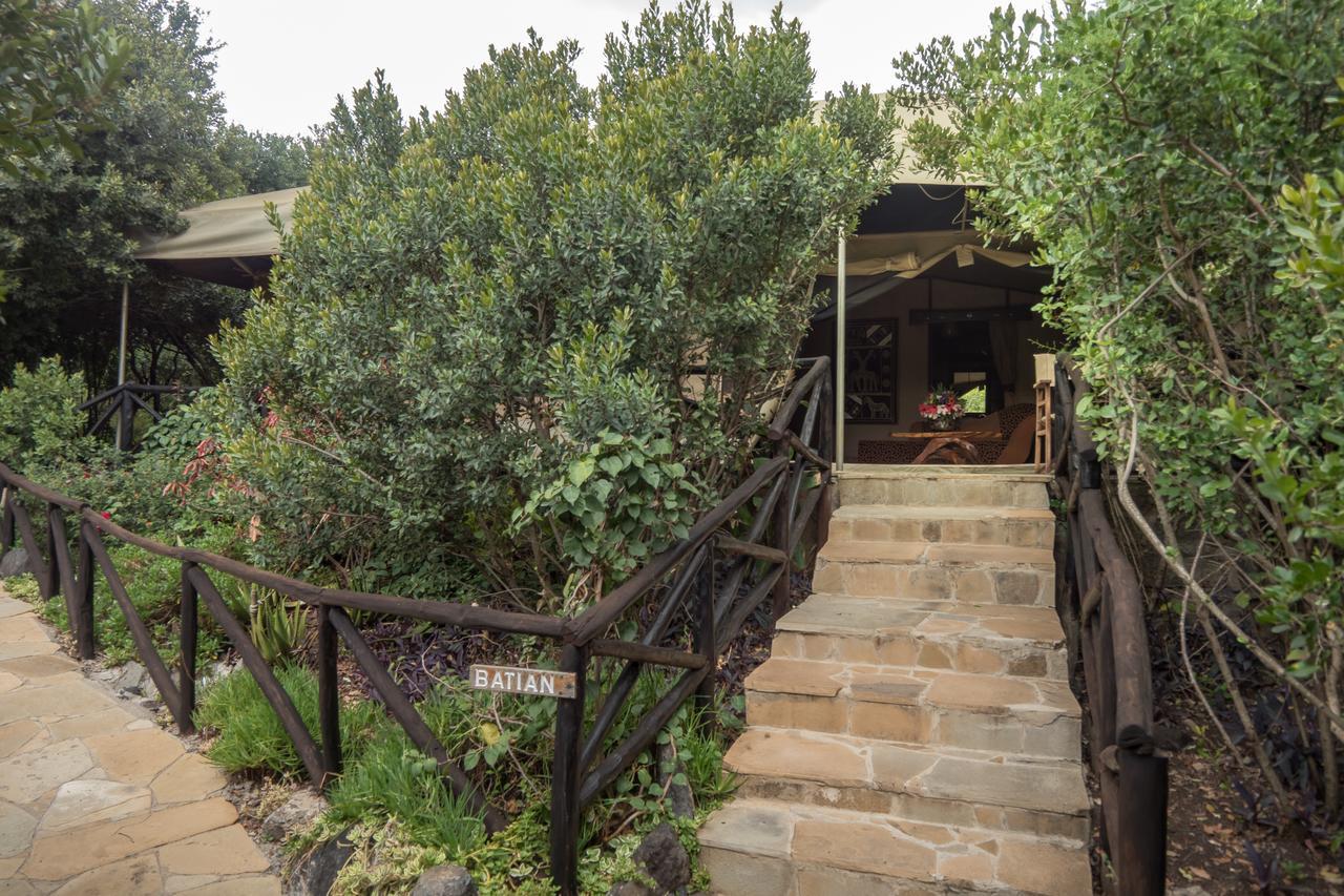 Rhino Watch Safarilodge Mweiga Bagian luar foto