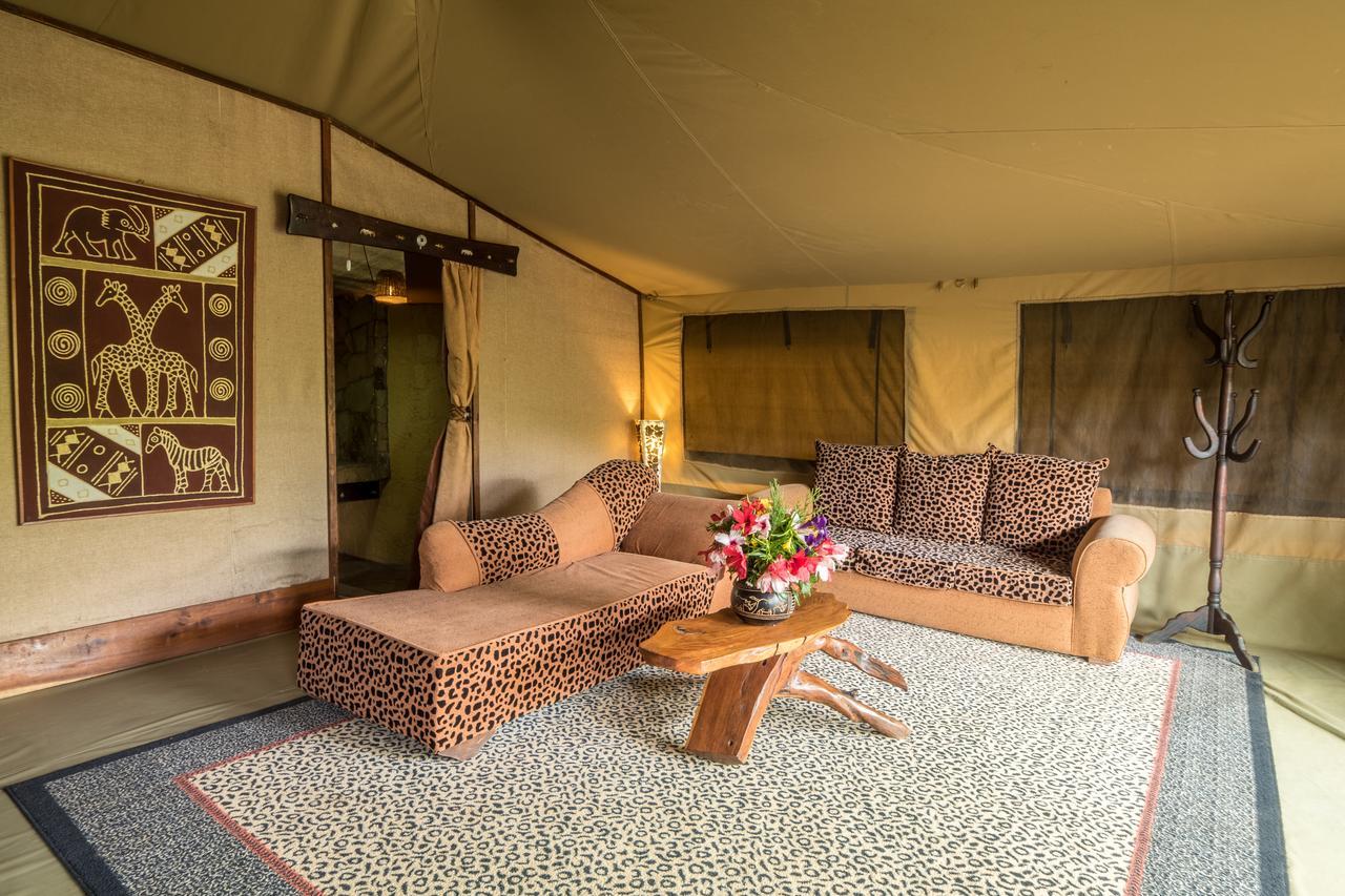 Rhino Watch Safarilodge Mweiga Bagian luar foto