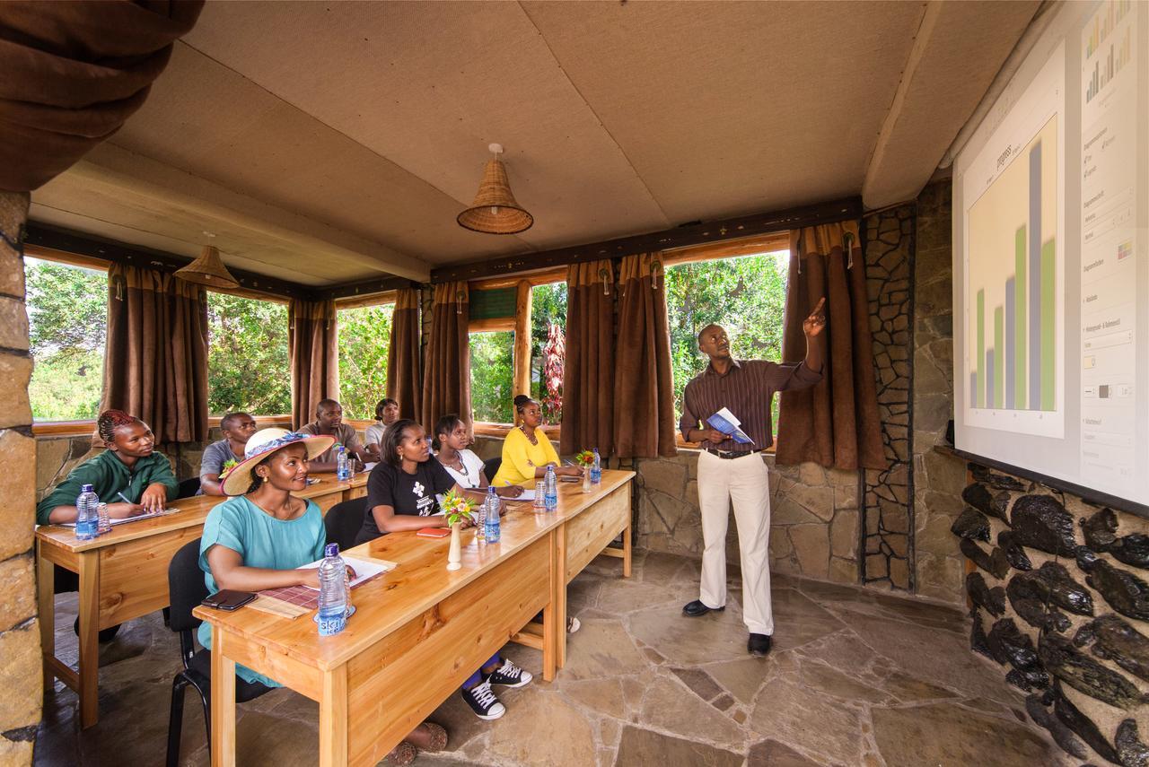 Rhino Watch Safarilodge Mweiga Bagian luar foto
