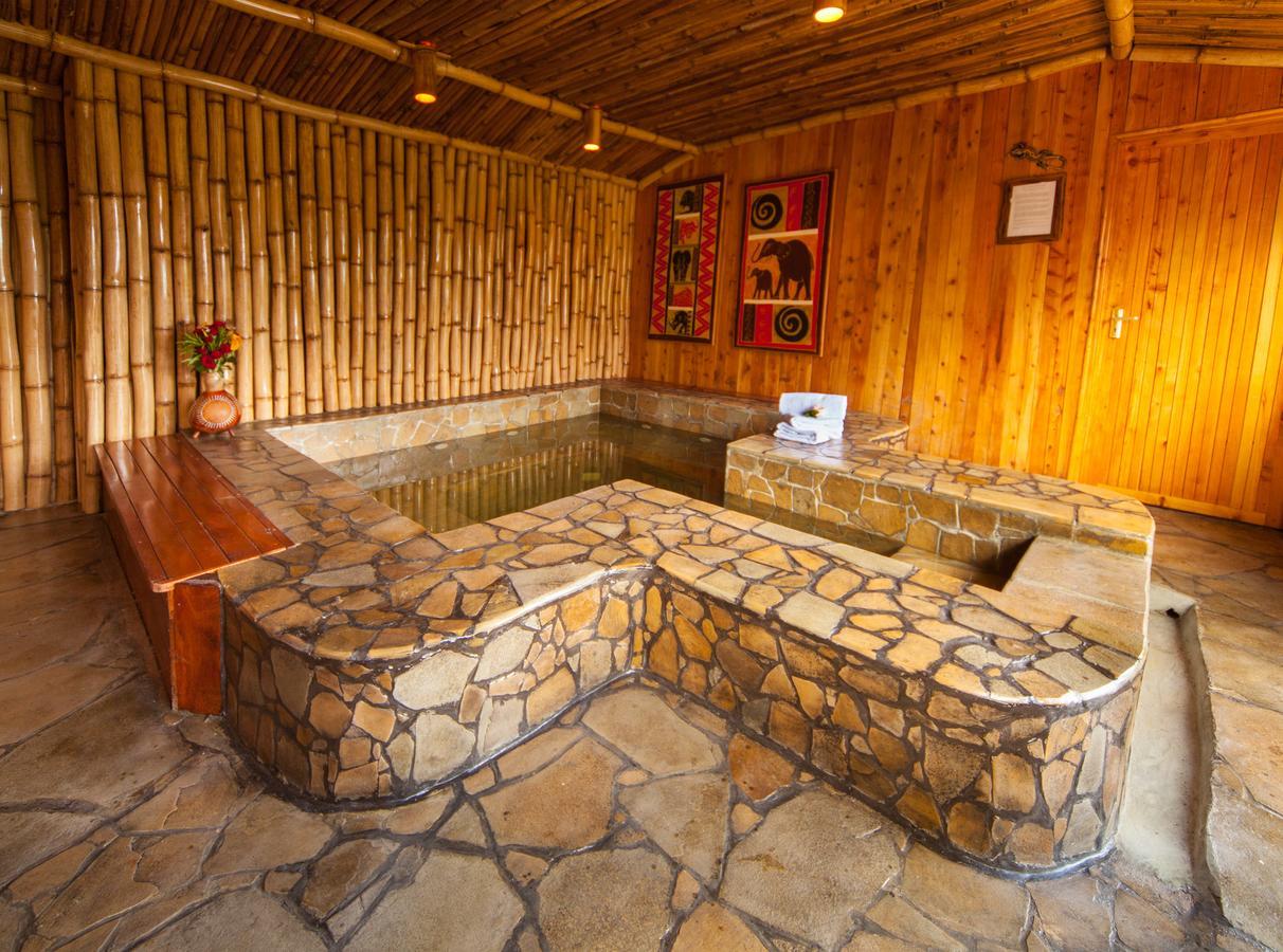 Rhino Watch Safarilodge Mweiga Bagian luar foto