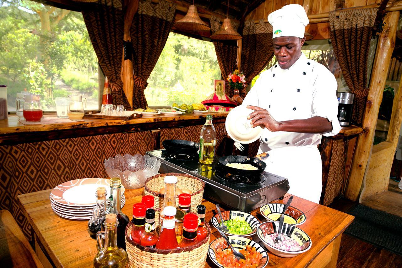 Rhino Watch Safarilodge Mweiga Bagian luar foto