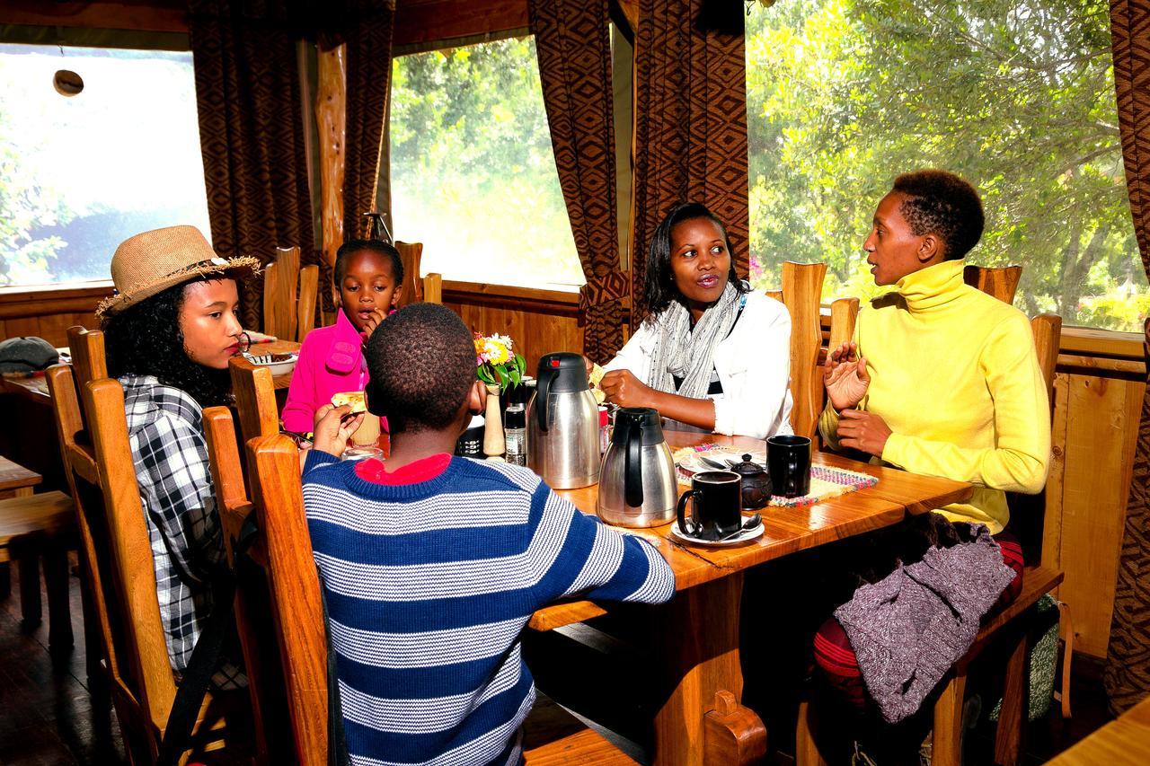 Rhino Watch Safarilodge Mweiga Bagian luar foto