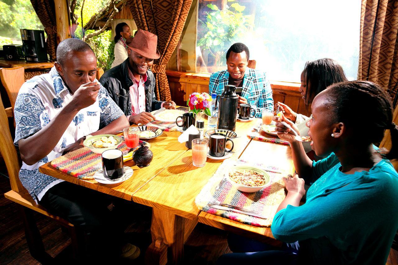 Rhino Watch Safarilodge Mweiga Bagian luar foto