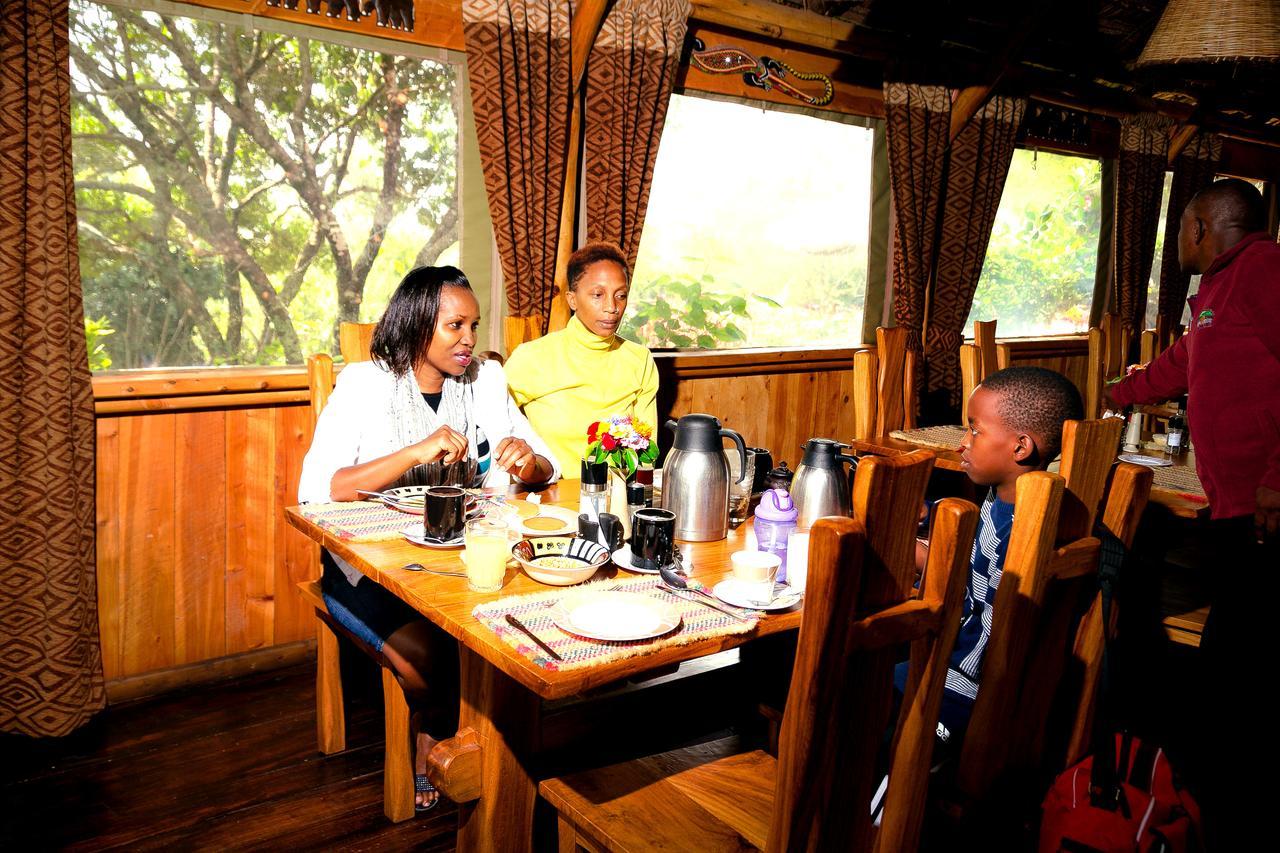Rhino Watch Safarilodge Mweiga Bagian luar foto