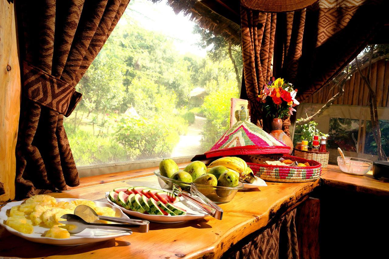 Rhino Watch Safarilodge Mweiga Bagian luar foto