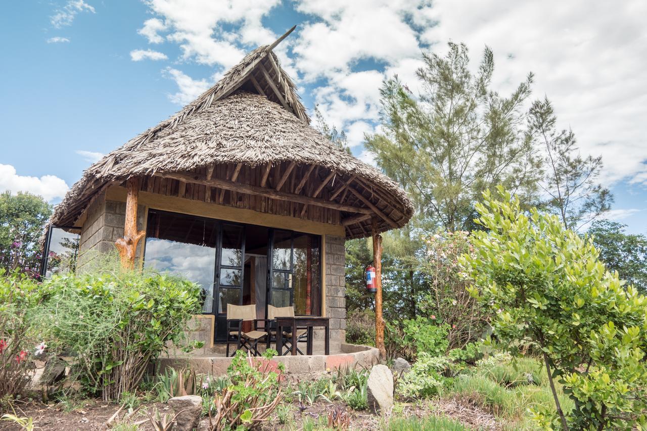 Rhino Watch Safarilodge Mweiga Bagian luar foto